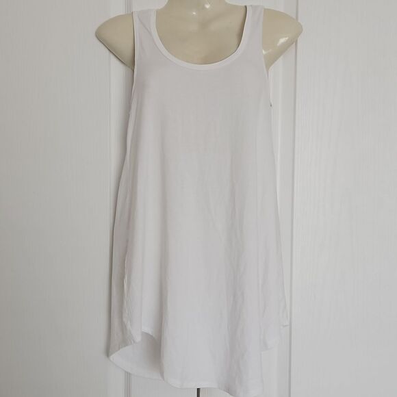Women's White Sleeveless Top - Picture 11 of 12